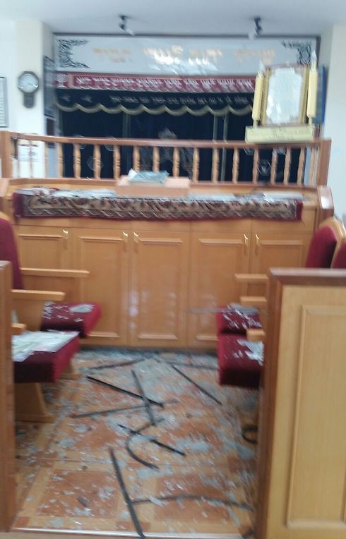 Foto: Jedna z raket zasáhla i synagogu v Ašdodu (zdroj: IDFBLOG.COM)