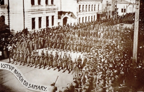 Foto: Čs. legionáři po dobytí Samary 1918 - PČV (zdroj: VHU.CZ)