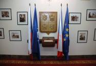 Na tomto místě visely léta portréty ministrů obran a až ten současný je nechal nahradit (zdroj: Army.cz)