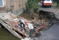 Foto: Sbor dobrovolných hasičů - povodně (zdroj: SDHCHORNICE.ESTRANKY.CZ) 