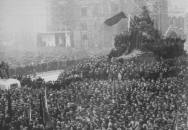 Foto: Změna hodnot - komunistický puč 1948 (zdroj: MODERNI-DEJINY.CZ)
