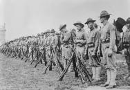 Foto: Vojáky nasazené od roku 1917 ve Velké válce krylo speciální pojištění (zdroj: HISTORYPLACE.COM) 
