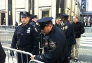 Zkušenost s NYPD: Pomáhat a chránit = respektovat a uposlechnout