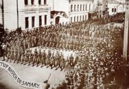 Foto: Čs. legionáři po dobytí Samary 1918 - PČV (zdroj: VHU.CZ)