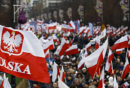 Máme se bát vývoje v Polsku? Vezměme si příklad a začněme kontrolou České televize…