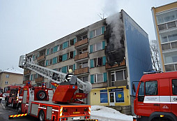 Třetina požárů se týká bytových domů. U každého třetího jsou zraněni nebo umírají lidé. Je to chyba hasičů?