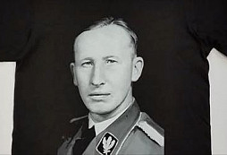 Obchod s humusem: Kupte si triko ACAB nebo s portrétem Heydricha. Kdyby šlo jen o shop hooligans, ale Naše vojsko?!