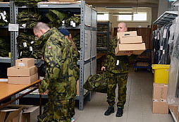Bludný kruh v zásobování AČR. Výstroj si nakupují samy útvary i jednotliví vojáci.