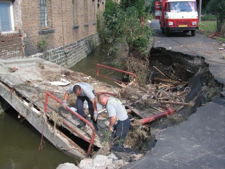 Foto: Sbor dobrovolných hasičů - povodně (zdroj: SDHCHORNICE.ESTRANKY.CZ)