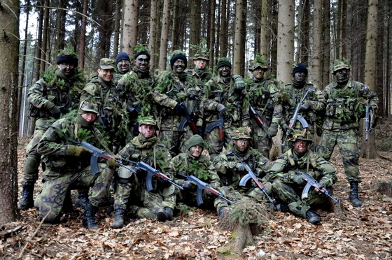Z výcviku průzkumné čety AZ 102.pzpr., 2009, www.102pzpr.army.cz