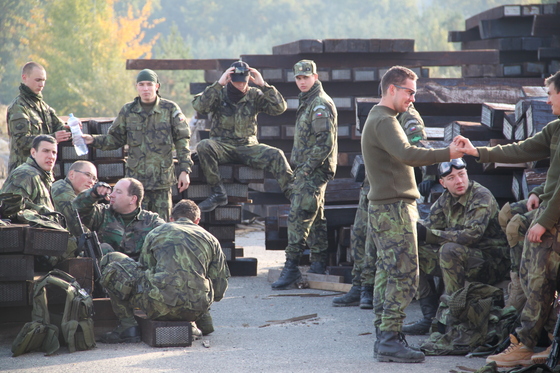 Foto: Část dnešní mládeže obléká uniformy dobrovolně (zdroj: PCAC a ACAC 2013)