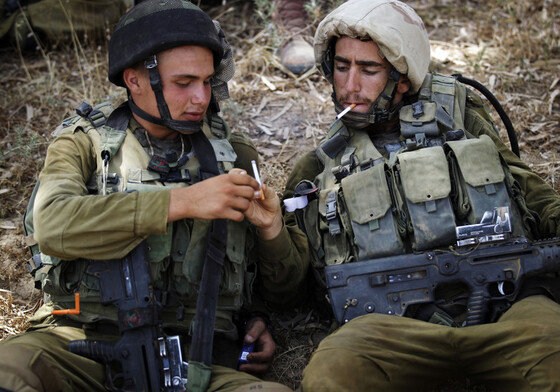 army smoking U