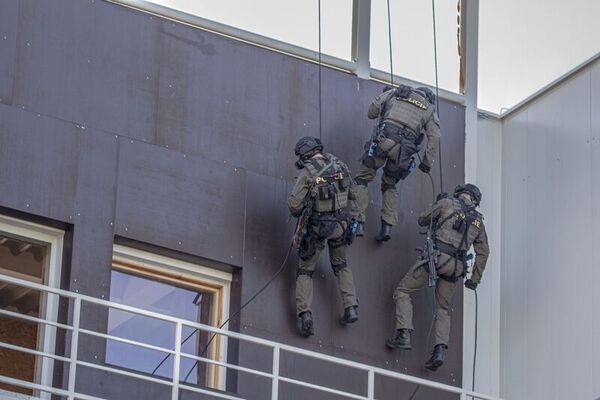 pol_04