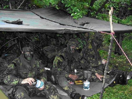 Z výcviku průzkumné čety AZ 102.pzpr., 2008