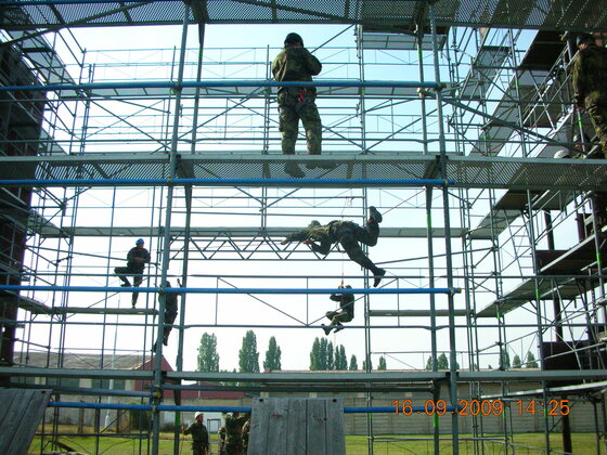 Z výcviku čety AZ 41. mpr., září 2009