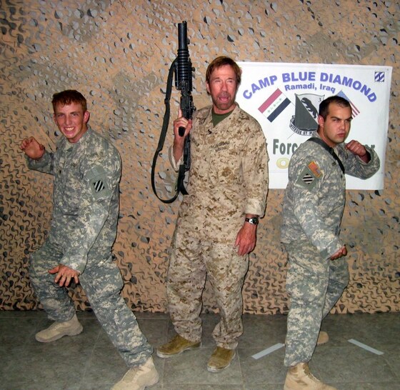 chuck iraq poza