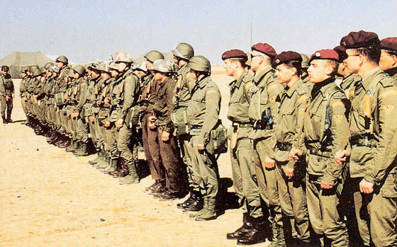 Foto: Českoslovenští vojáci v první novodobé misi - operace Pouštní štít a Pouštní Bouře (zdroj: ARMY.CZ)