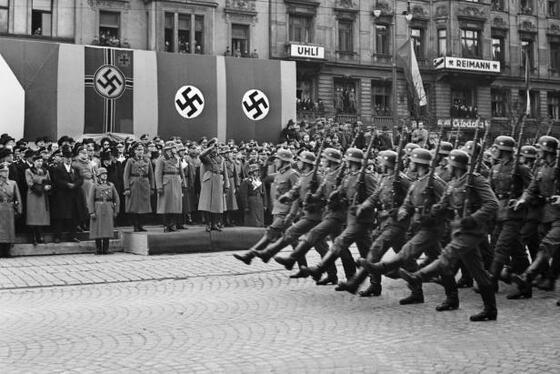 Foto: Změna hodnot - nacistická okupace 1939 (zdroj: CESKATELEVIZE.CZ)