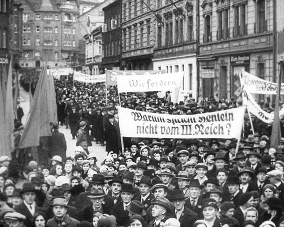 Foto: Protihitlerovská demonstrace v českém pohraničí 1934 (zdroj: PAVLABRYCHTOVA.BLOG.IDNES.CZ)