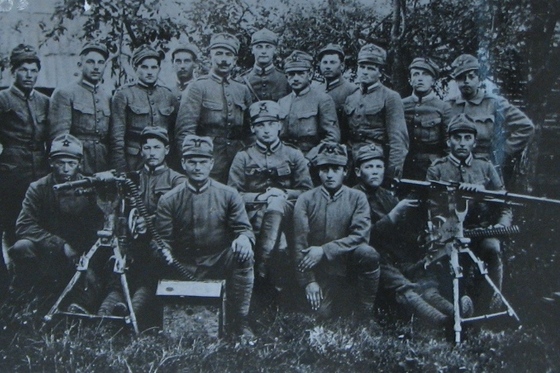 Foto: 39. čs. domobranecký prapor z Itálie na Podkarpatské Rusi u Čopu 1919 (zdroj: VHU.CZ)