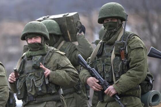 Foto: Ruské výdaje na obranu jsou znát i na moderní výstroji vojáků (zdroj: CESKATELEVIZE.CZ)