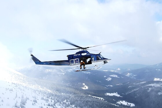 vrtulník PČR Pec pod Sněžkou